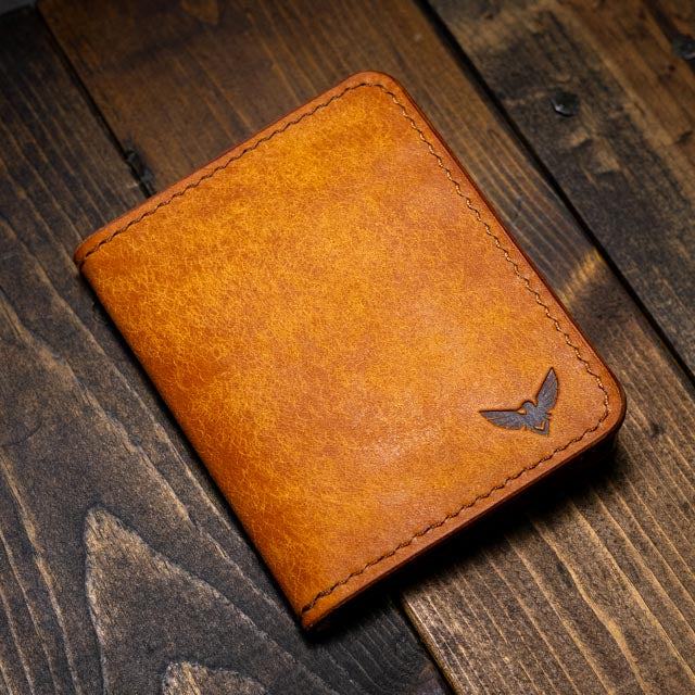 The Bran Vertical Wallet - Tan Pueblo