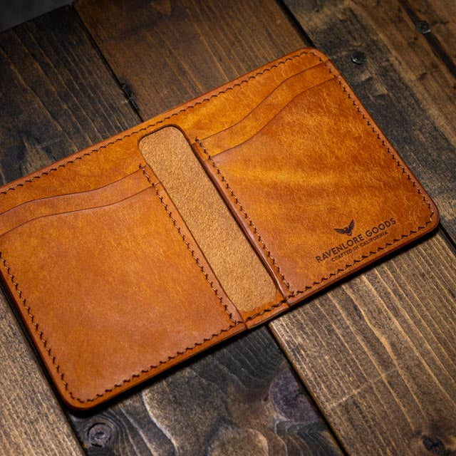 The Bran Vertical Wallet - Tan Pueblo