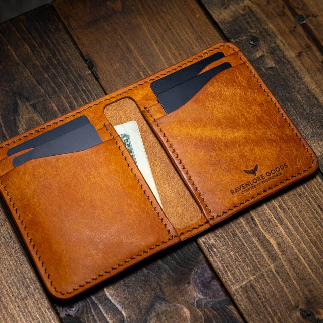 The Bran Vertical Wallet - Tan Pueblo