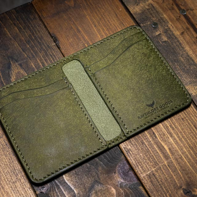 The Bran Vertical Wallet - Olive Pueblo