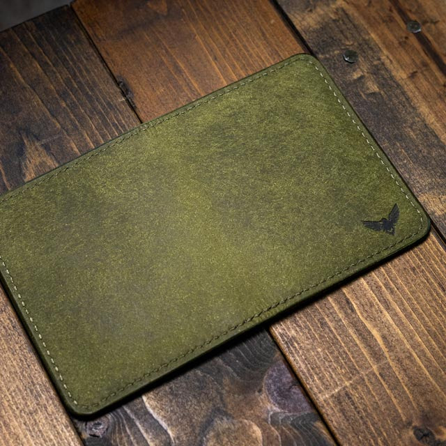 The Bran Vertical Wallet - Olive Pueblo