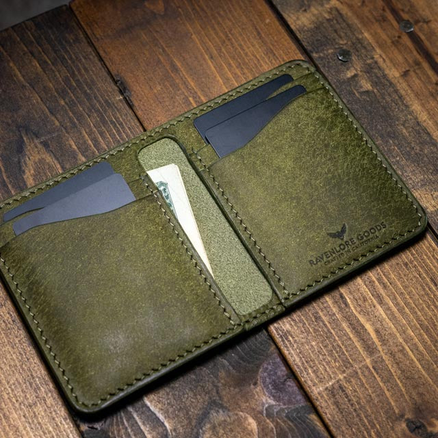 The Bran Vertical Wallet - Olive Pueblo