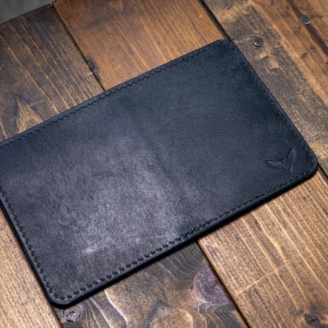 The Bran Vertical Wallet - Black Pueblo